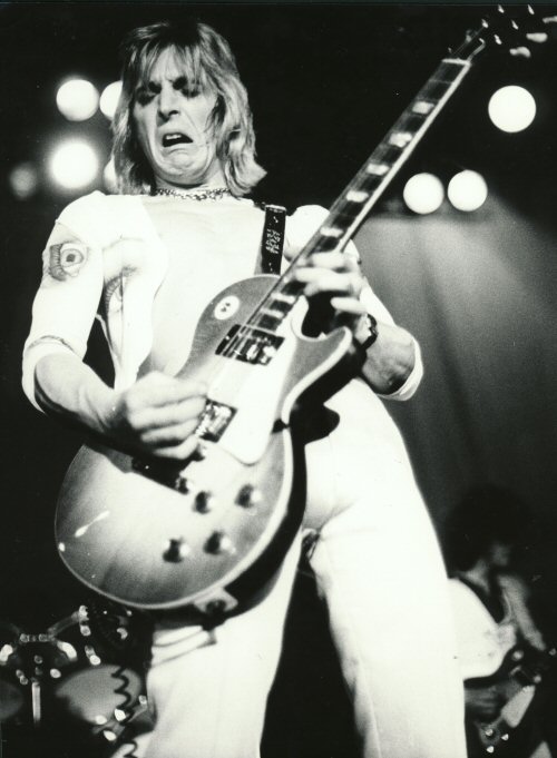 Mick Ronson on stage