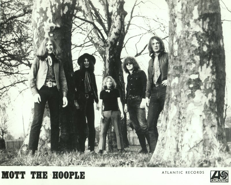 Mott The Hoople 'woods' photo (1971)